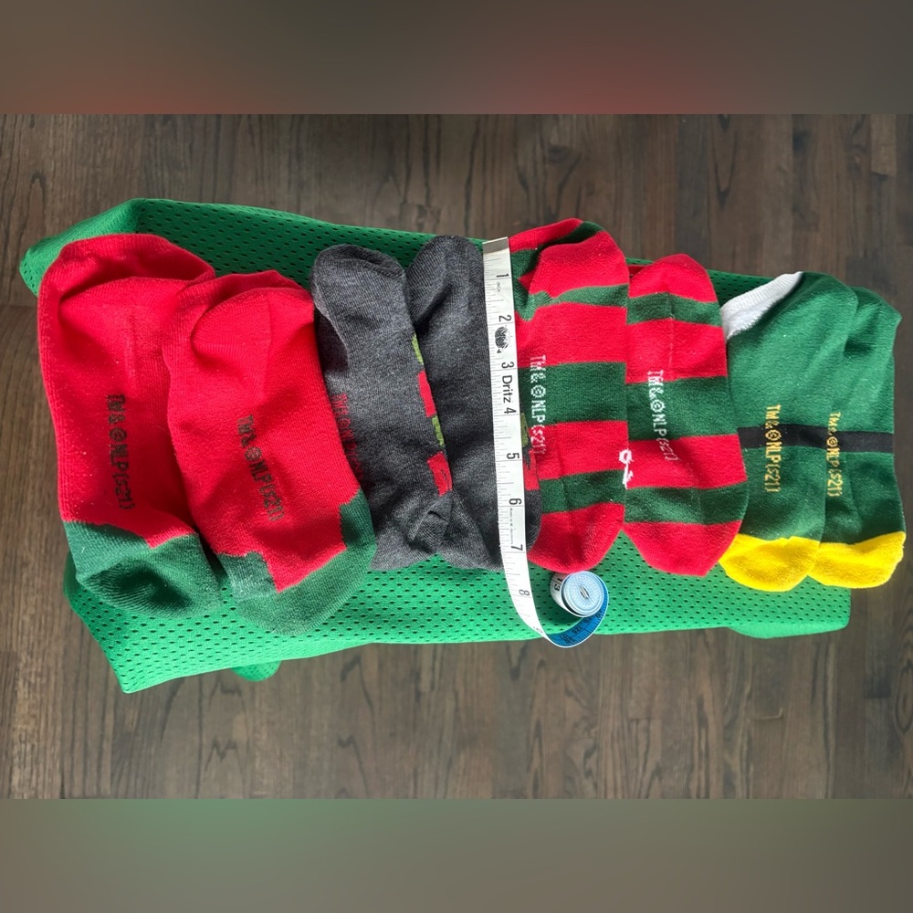 ELF MOVIE SOCKS | 4 Pairs | Christmas Holiday | Variety of Styles | Size 5-11 - Picture 9 of 11
